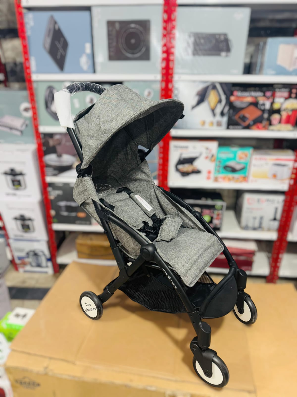 Tiny Wonders Lightweight Stroller with Dual-Brake