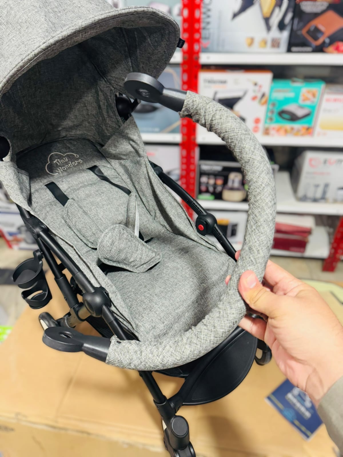 Tiny Wonders Lightweight Stroller with Dual-Brake