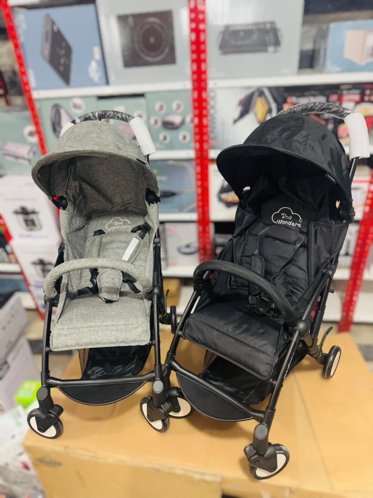 Tiny Wonders Lightweight Stroller with Dual-Brake