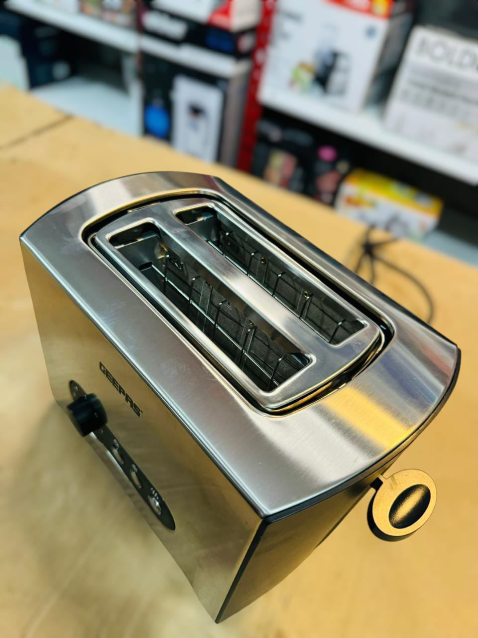 GEEPAS 900W 2 Slice Bread Toaster-6152