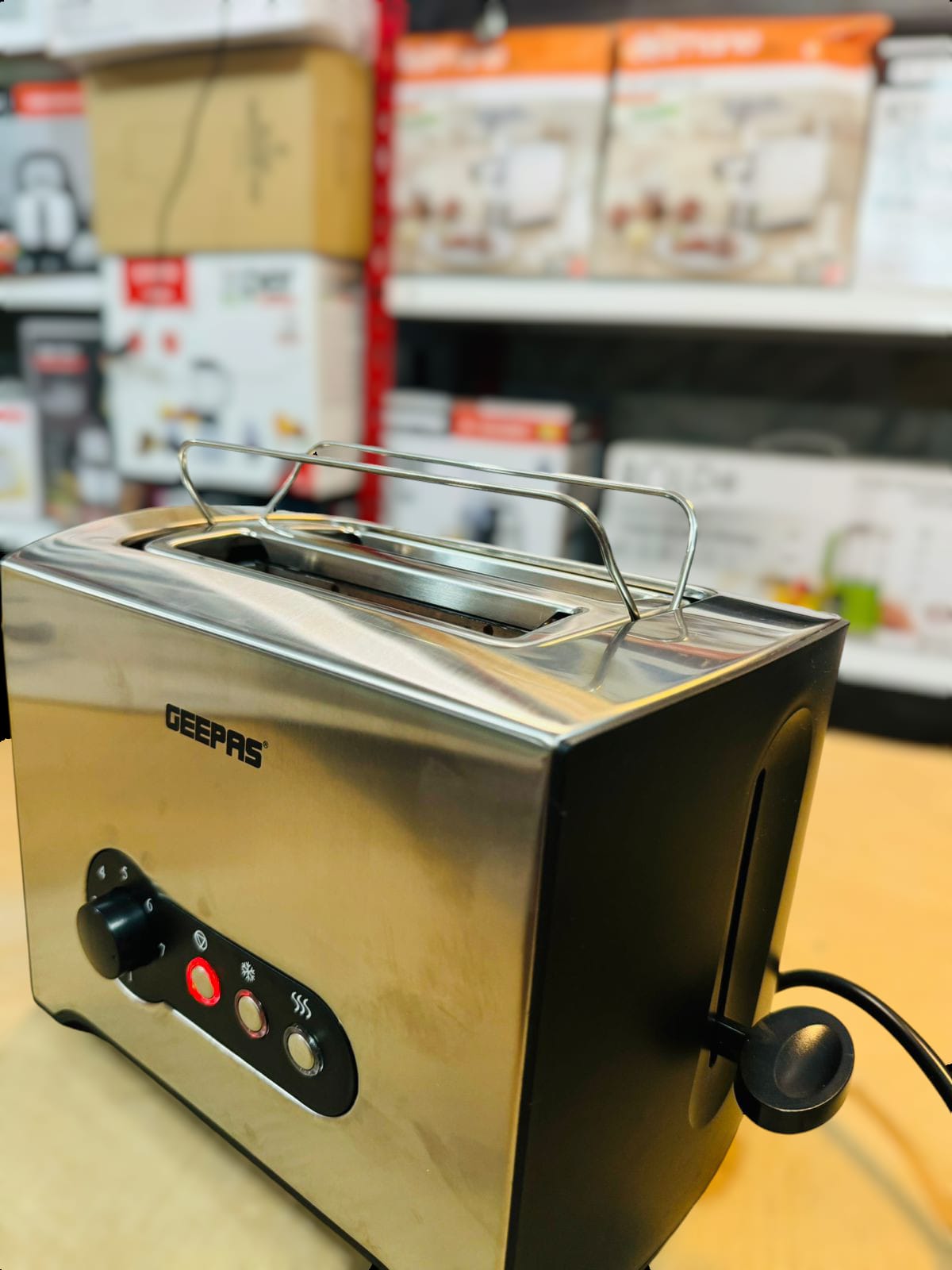 GEEPAS 900W 2 Slice Bread Toaster-6152