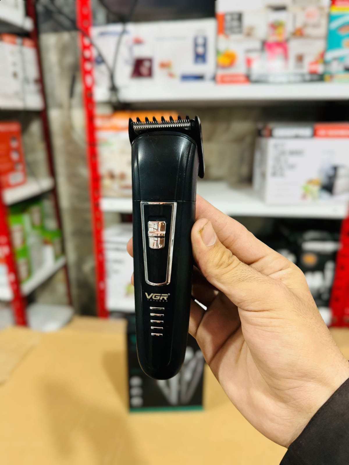 VGR 3 in 1 Trimmer & Shaver V-210