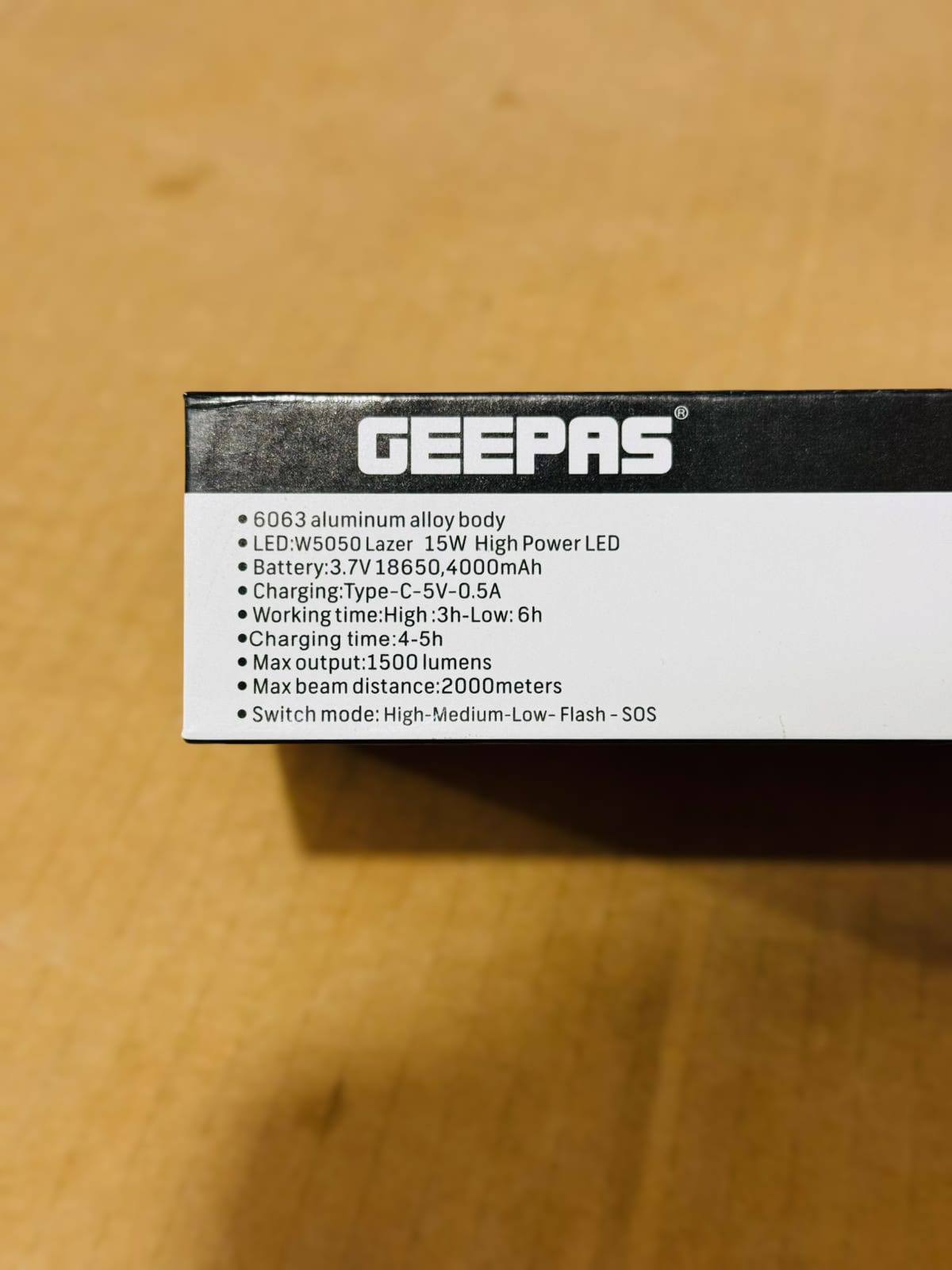 Geepas Zoomable LED Flashlight-3854