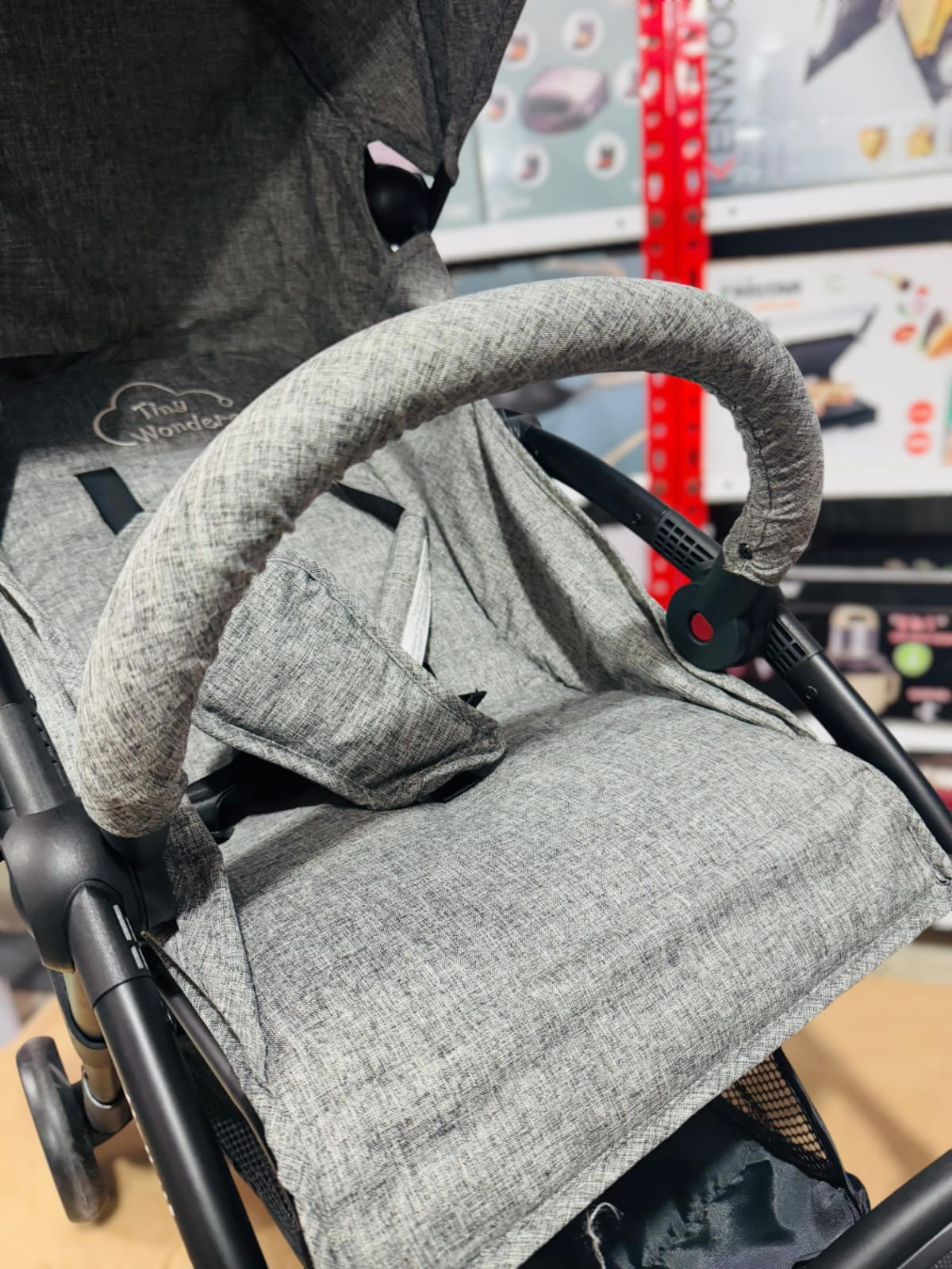 Tiny Wonders Lightweight Stroller with Dual-Brake